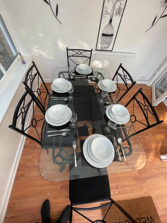 Alder House - A Modern Vibrant 4 Bedroom House Marston Green Exterior photo